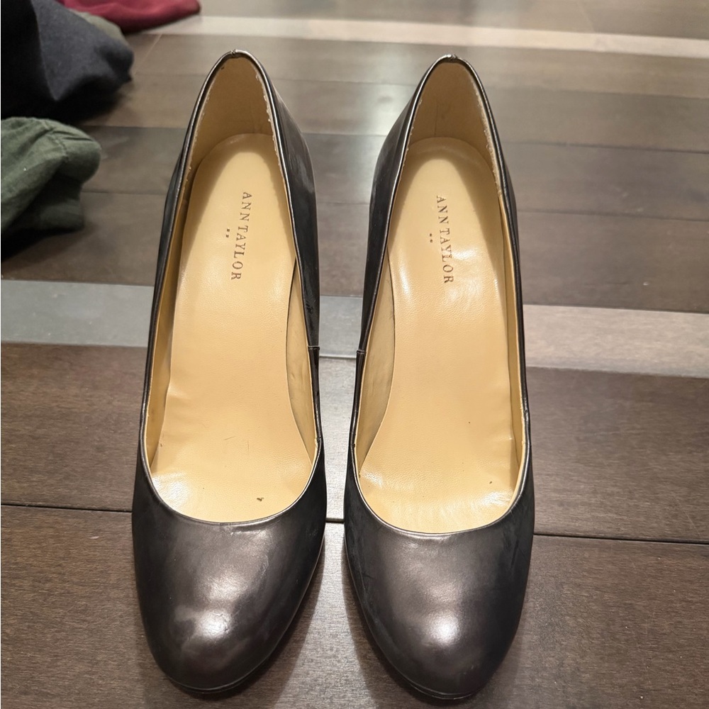 Ann Taylor Women's Gray Heels